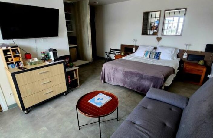 Vue mer, calme et confort: votre studio équipé dans résidence recherchée St François 156 000 euros — photo 4