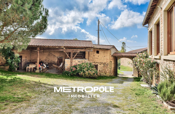 À vendre à Longessaigne   Propriété de caractère avec piscin — photo 3