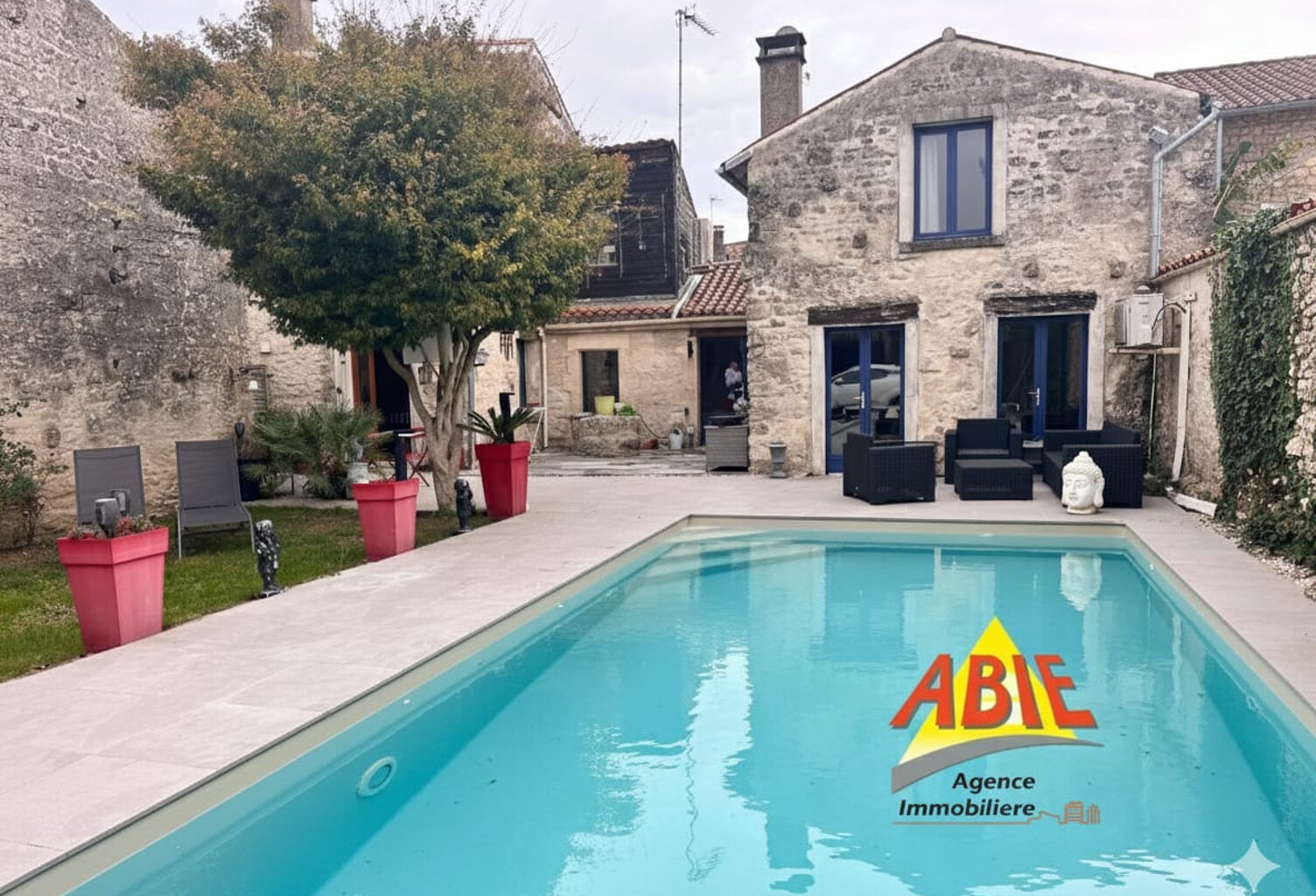 À vendre   Maison de 150 m2 à Coulonges-sur-l'Autize — photo 1