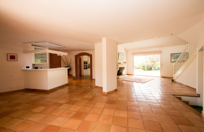 Maison de 344m2 sur terrain de 2567m2 à Séreilhac — photo 2