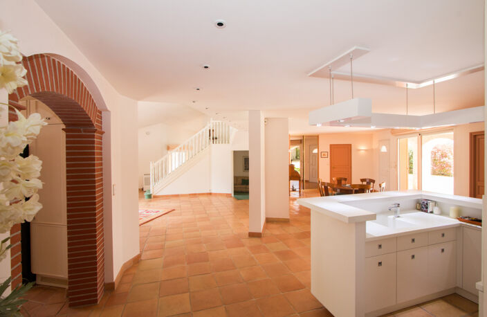 Maison de 344m2 sur terrain de 2567m2 à Séreilhac — photo 3
