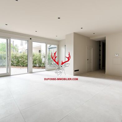 Appartement 3 pièces 2500 €