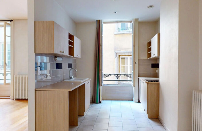 LYON 2 - Coeur  presqu'île dans superbe copropriété - Bel app — photo 2