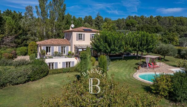 Villa / Maison 8 pièces  à vendre Aix-en-Provence 13100