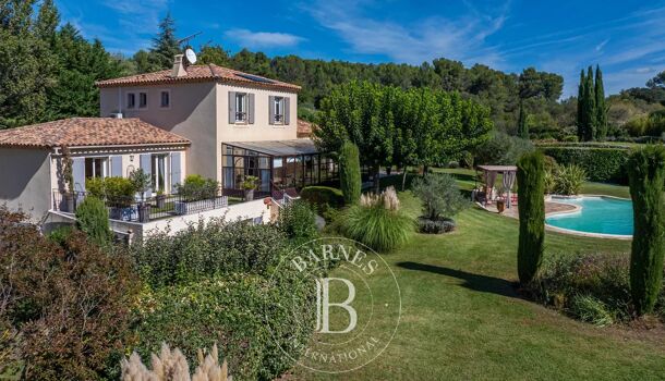 Villa / Maison 8 pièces  à vendre Aix-en-Provence 13100