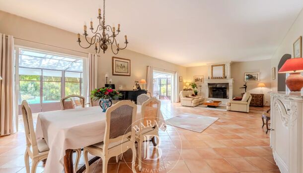 Villa / Maison 8 pièces  à vendre Aix-en-Provence 13100