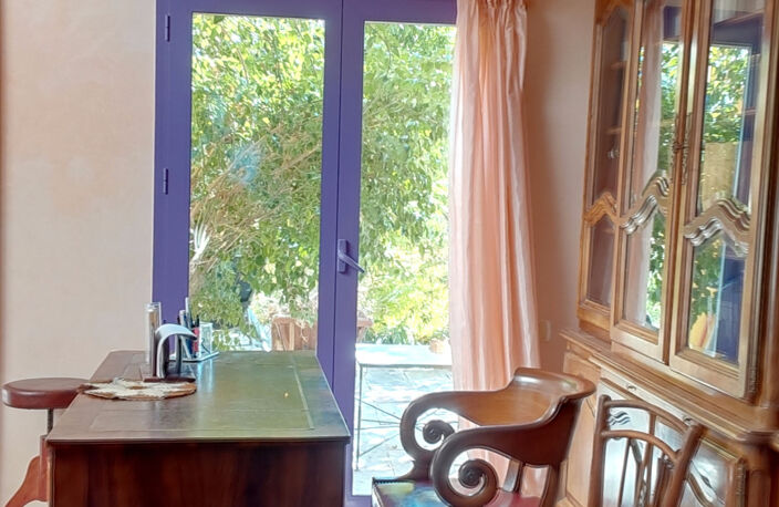 NIMES COLLINES - SUPERBE PROPRIETE DANS UN CADRE DE VERDURE — photo 5