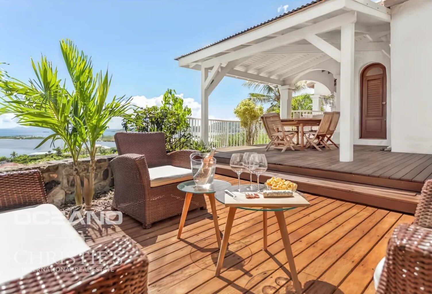 EXCLUSIVITE - VILLA HAUTEUR DE LA BAIE ORIENTALE - OCEANO CHRISTIE'S INTERNATIONAL REAL ESTATE — photo 1