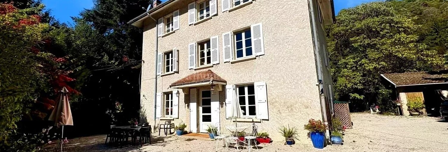 Maison 10 Pièces 231 m² à vendre à Saint-Martin-d'Uriage (38410)