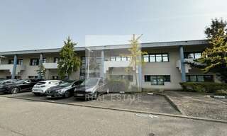 Bureau  334 m² à louer à Bron (69500)