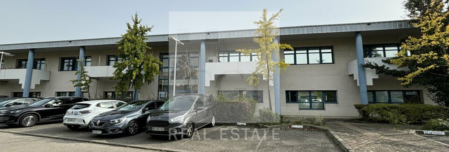 Bureau  334 m² à louer à Bron (69500)