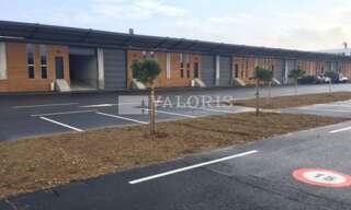 Commerce  205 m² à louer à Saint-Priest (69800)