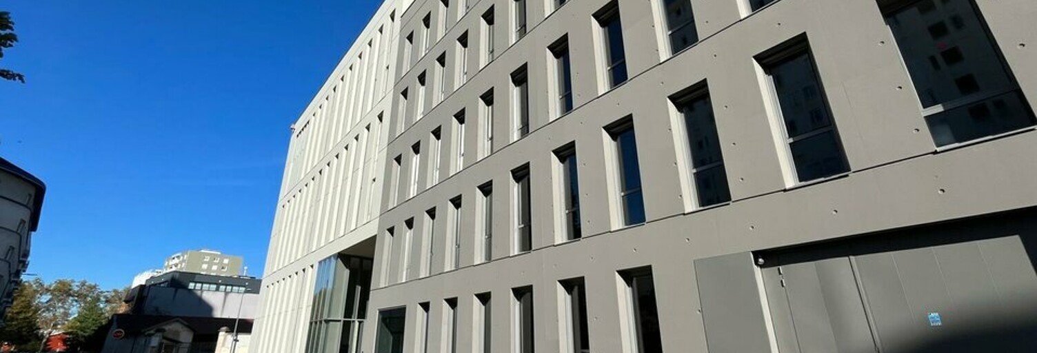 Bureau  7155 m² à vendre à Villeurbanne (69100)