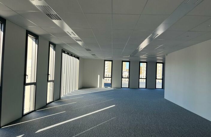 BUREAUX à VENDRE — photo 4