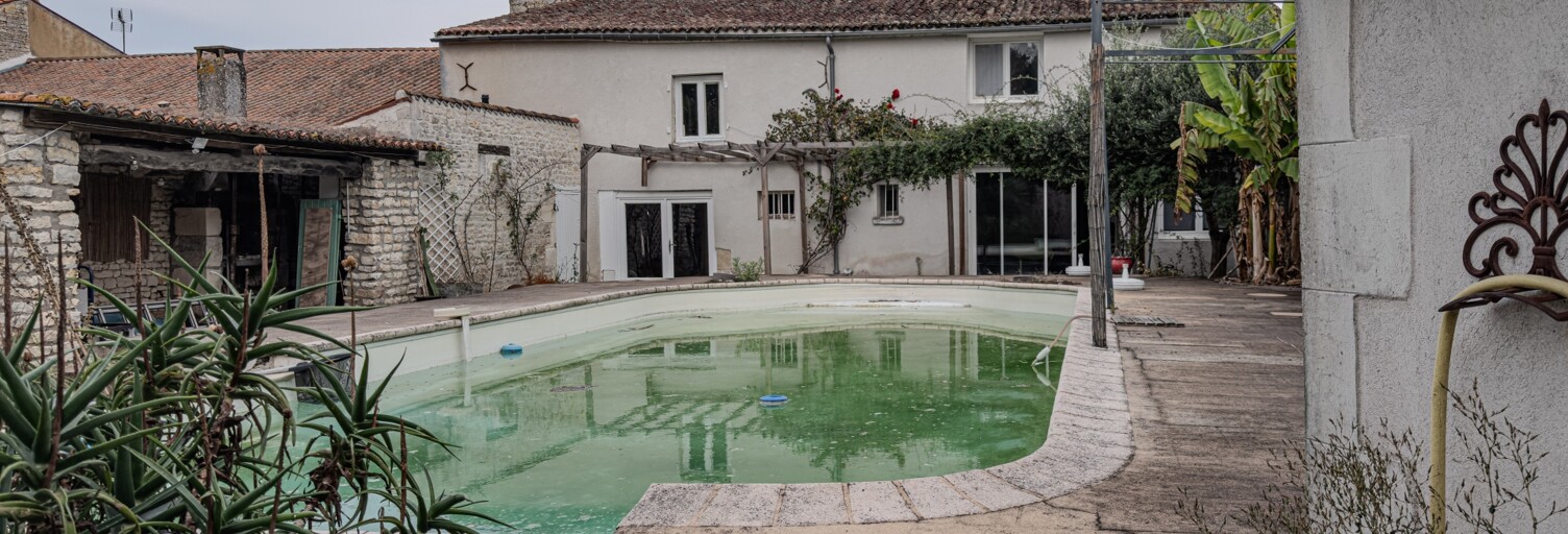 Maison 5 Pièces 190 m² à vendre à Saint-Georges-du-Bois (17700)