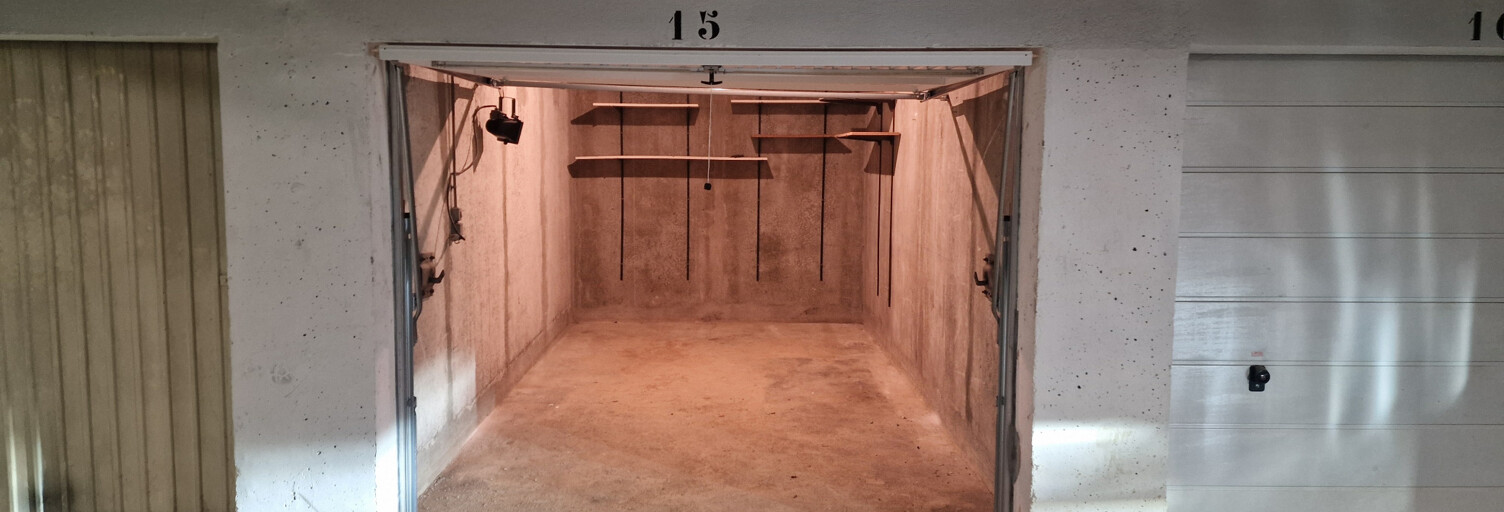 Garage  13 m² à louer à Marseille 9 (13009)