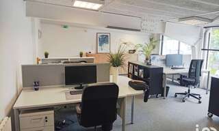 Bureau  200 m² à louer à Saint-Martin-d'Hères (38400)