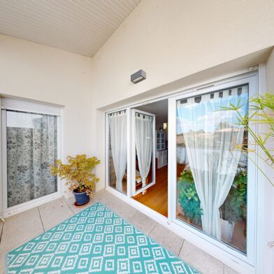 Appartement 3 pièces 235600 €