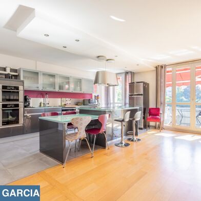 Appartement 5 pièces 234000 €