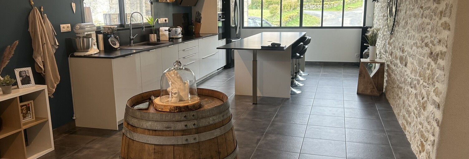 Maison 7 Pièces 217 m² à vendre à Saint-Martial-de-Valette (24300)