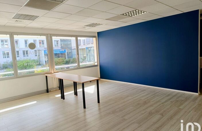 Vente Bureaux 67 m&sup2; — photo 2