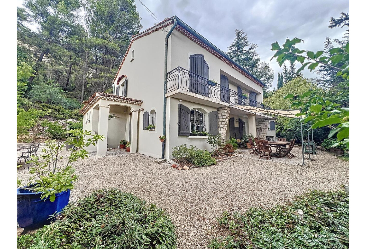 A VENDRE- Villa de 7 pièces de 184.60 m2 — photo 1