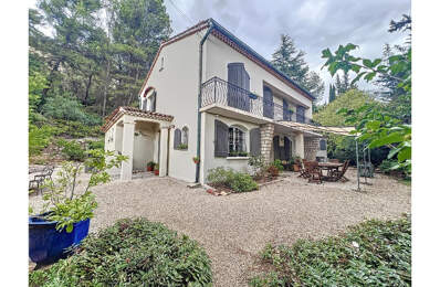 A VENDRE- Villa de 7 pièces de 184.60 m2 — photo du bien