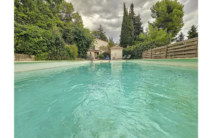 A VENDRE- Villa de 7 pièces de 184.60 m2 — photo 2