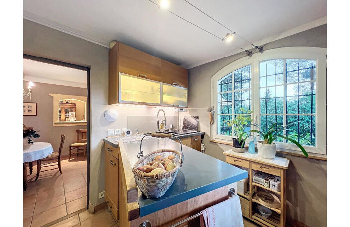 A VENDRE- Villa de 7 pièces de 184.60 m2 — photo 5