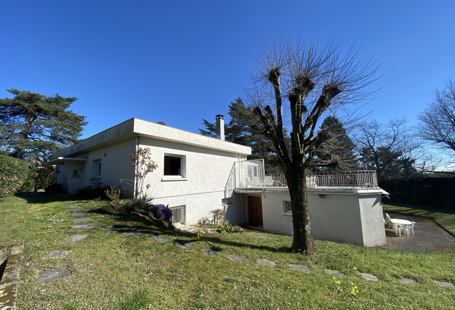MAISON D ARCHITECTE EN PLEIN CENTRE VILLE — photo 1