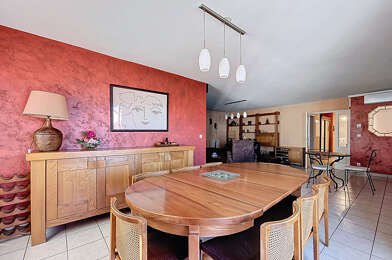 Appartement 4 pièces 299900 €