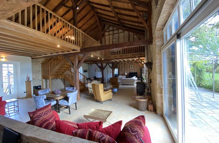 ANCIENNE FERME GASCONNE DE 340 M2 AVEC DÉPENDANCES — photo 2