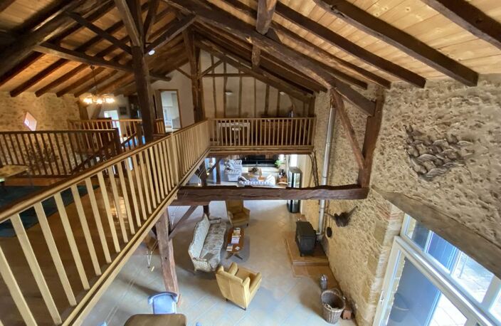 ANCIENNE FERME GASCONNE DE 340 M2 AVEC DÉPENDANCES — photo 3