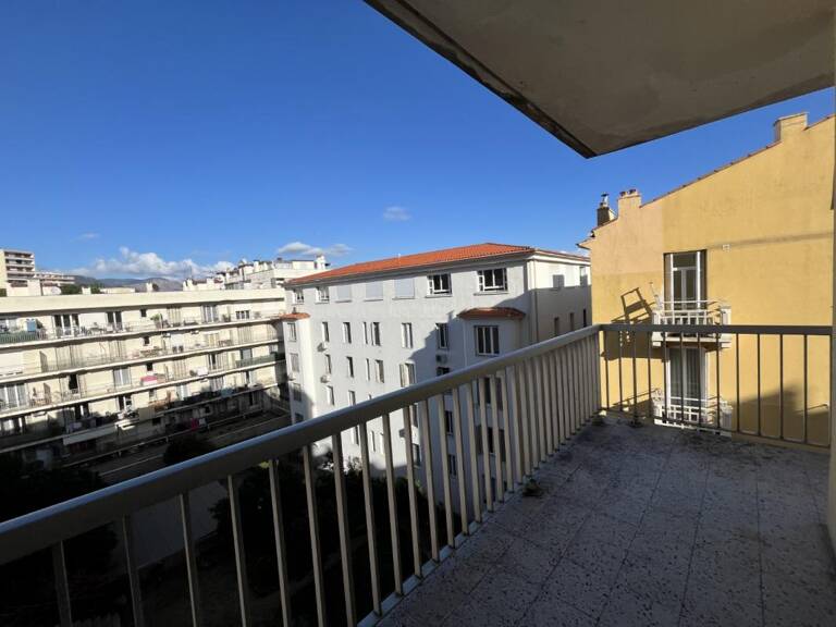 T1 — photo 1