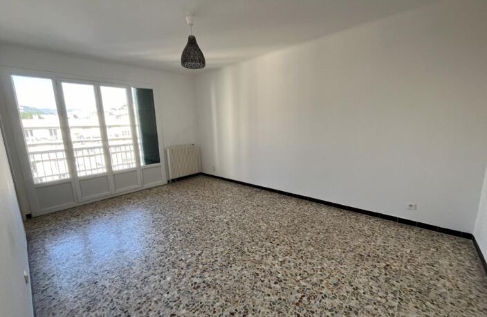 T1 — photo 2