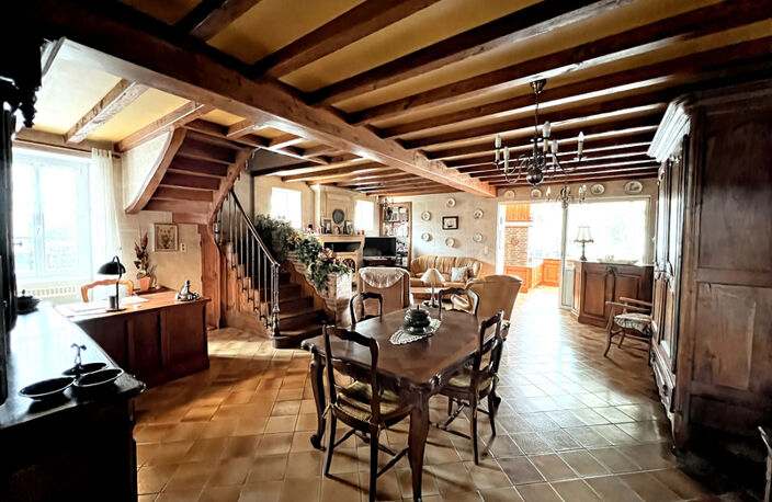 A VENDRE CENTRE MATHA MAISON EN PIERRE AVEC TERRAIN CLOS ET GARAGE — photo 4
