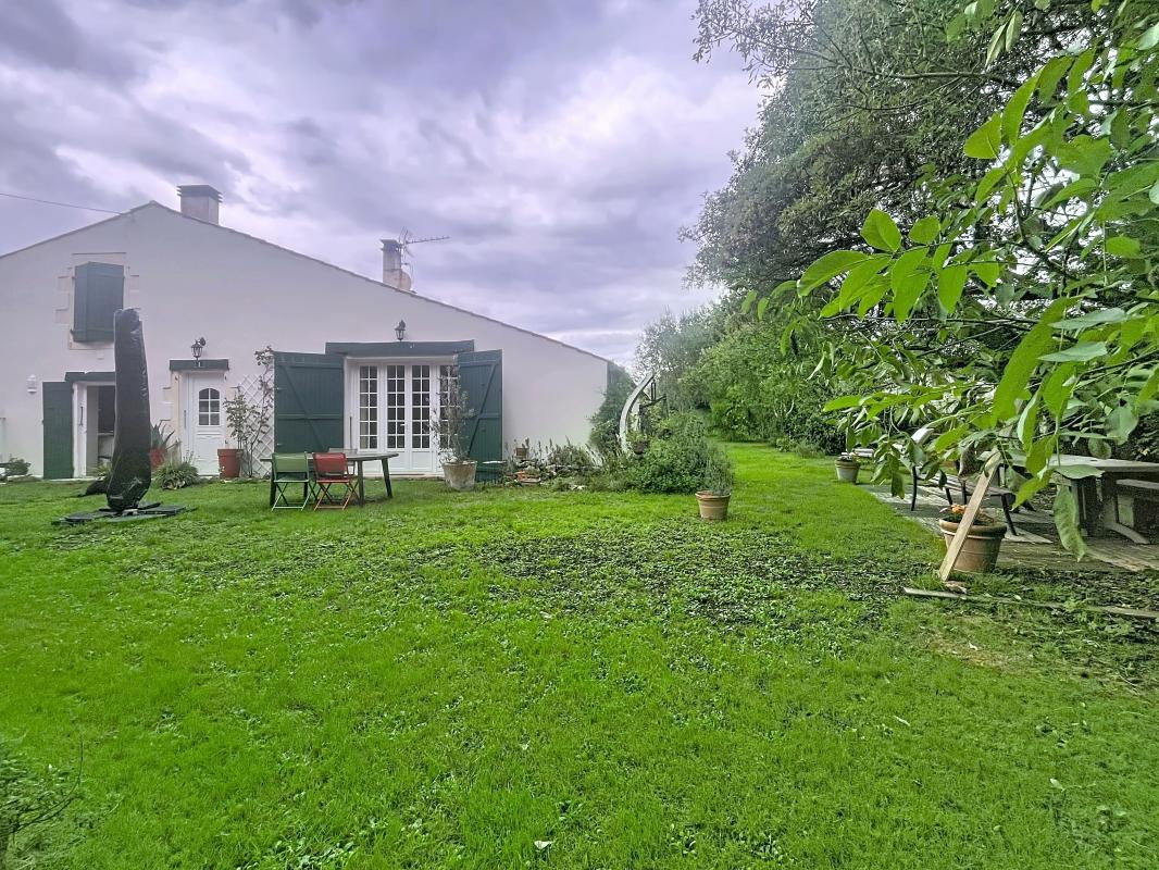 Villa / Maison  T5 à vendre Benon 17170