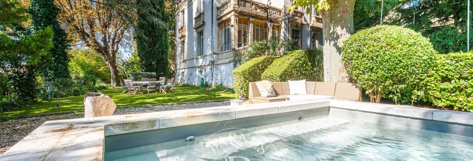 Maison 9 Pièces 331 m² à vendre à Salon-de-Provence (13300)