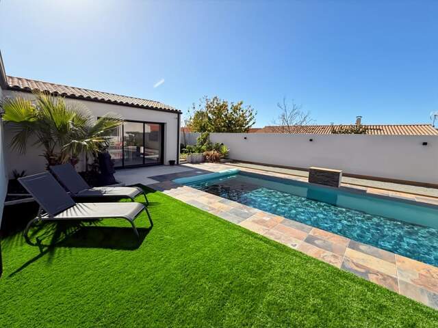 VILLA CONTEMPORAINE HAUT DE GAMME EN HYPER-CENTRE DE LA JARRIE — photo du bien