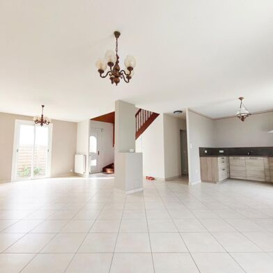 Maison 6 pièces 337899 €