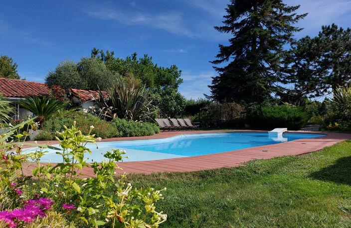 Maison à vendre 7 pièces MONTAUBAN (82) avec chambres d'hôtes, piscine, jardin et dépendance — photo 2