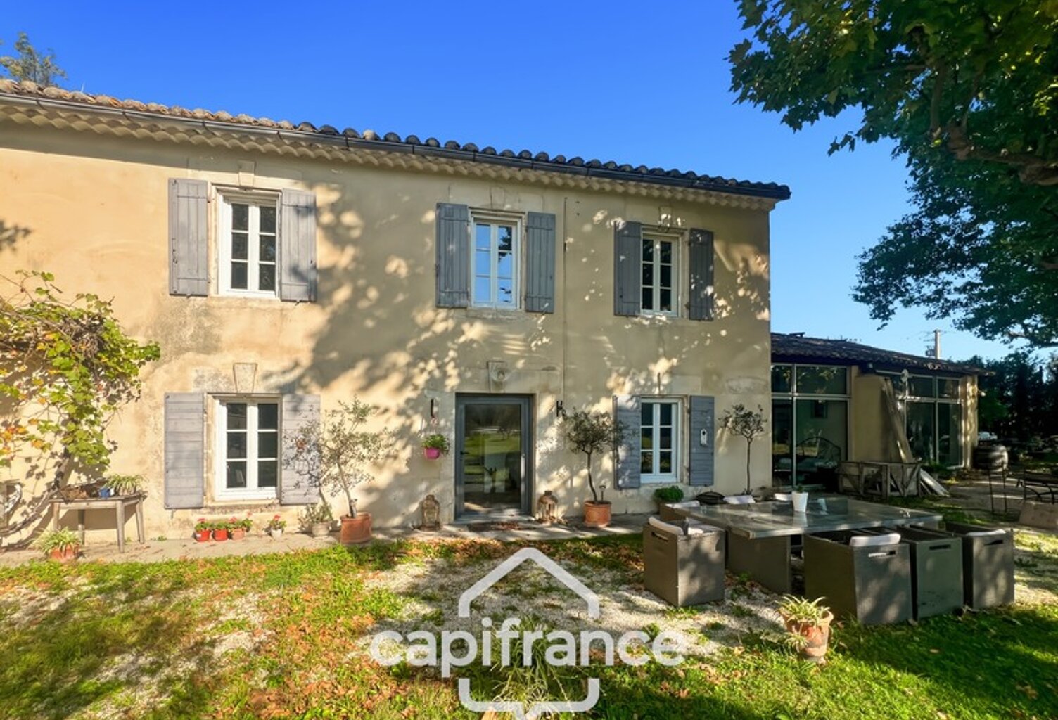 ALPILLES   Mas en campagne de   250m² à MOLLEGES, 4 chambres, beaux volumes , terrain 5 000m², piscine,  calme et sérénité — photo 1