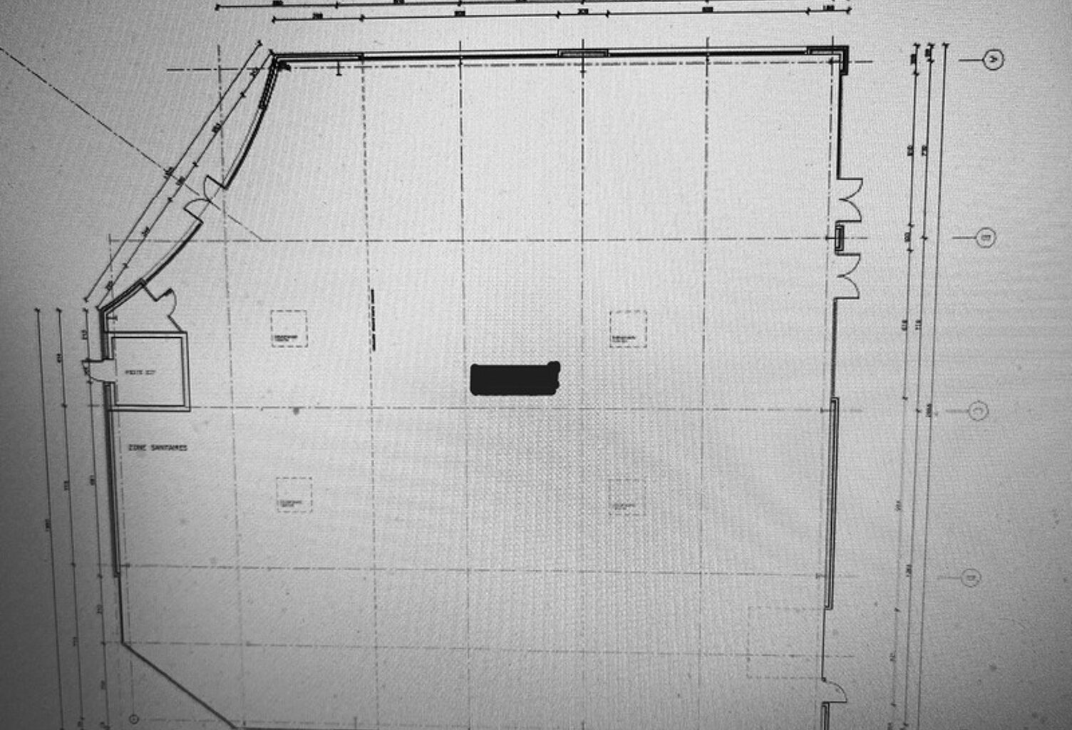 A louer proche de LILLE (59) - Bâtiment solo de 812 m2 - Effet d'enseigne - Axe passant — photo 1