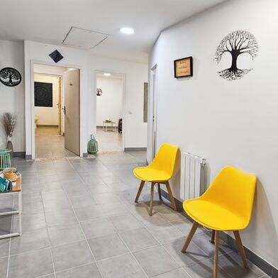 Commerce 4 pièces 85000 €