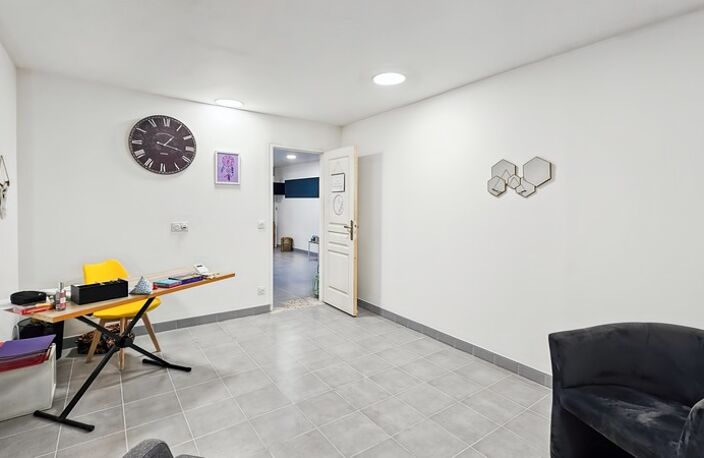 Local/bureau à vendre TARBES avec stationnement privatif (65) — photo 5