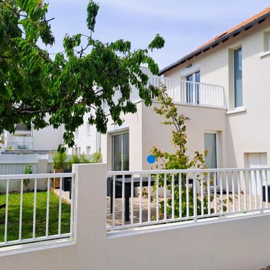 Maison 5 pièces 1390 €