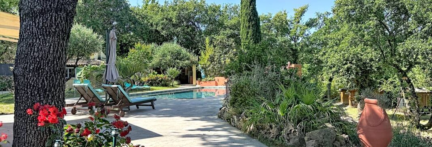 Maison 7 Pièces 245 m² à vendre à Saint-Paul-en-Forêt (83440)