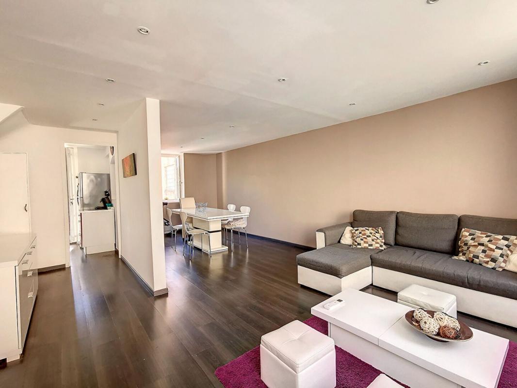 A louer Appartement type 3 meublé, en rez-de-chaussée, avec une terrasse