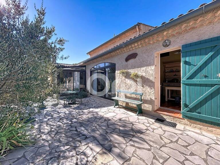 À VENDRE - Villa de 174m² avec piscine sur 6400m² de terrain – Lorgues (83) — photo 1