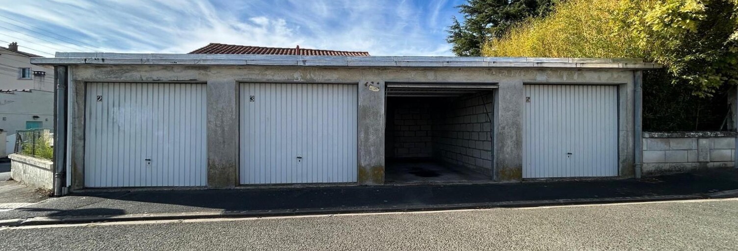 Garage   m² à louer à Niort (79000)